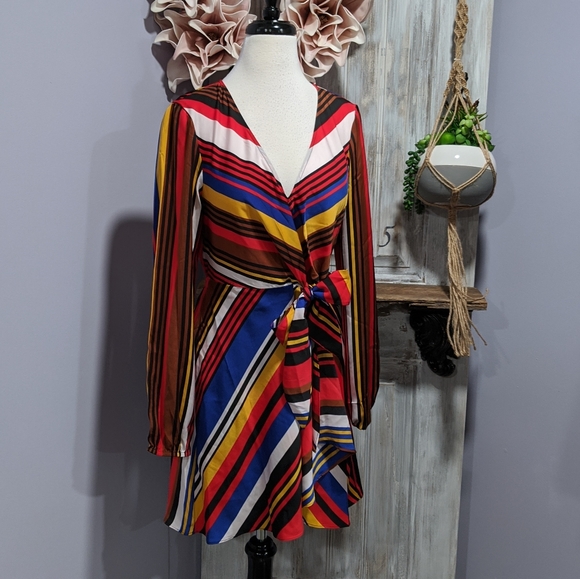 ❤️SOLD❤️NWT Express striped multicolor dress - Picture 2 of 8